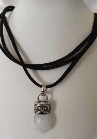 COLLAR AMATISTA BLANCA