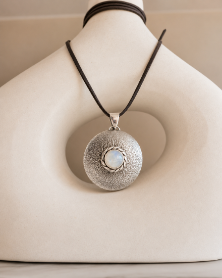 Imagen de Collar Luna – Plata 925 y Piedra Luna